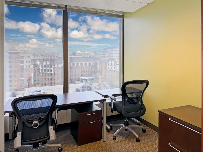 More Photos Of 1603 Orrington Ave, Evanston Coworking Space
