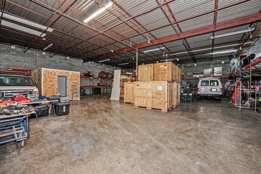 More Photos Of 5515 W Florist Ave, Milwaukee Warehouse For Sale