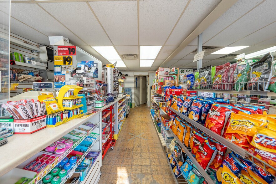 More Photos Of 15995 ON-12 Hwy, Scugog Auto Repair For Sale