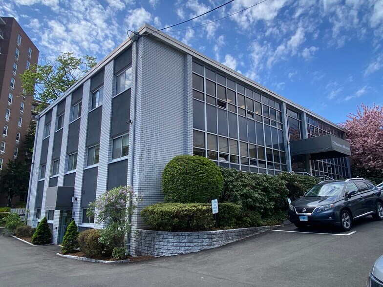 More Photos Of 125 Strawberry Hill Ave, Stamford Medical For Sale