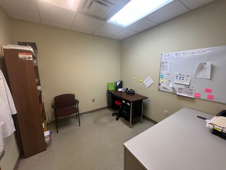 More Photos Of 60 E Warren Ave, Detroit Medical For Lease