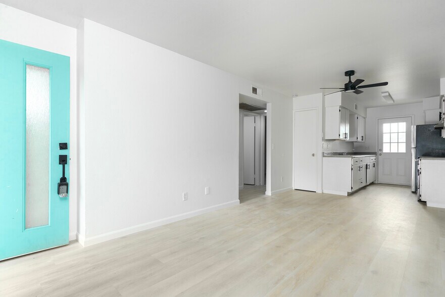 More Photos Of 2444 E Willetta St, Phoenix Apartments For Sale