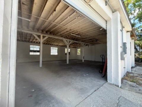 More Photos Of 1024 S Main St, Gainesville Warehouse For Lease