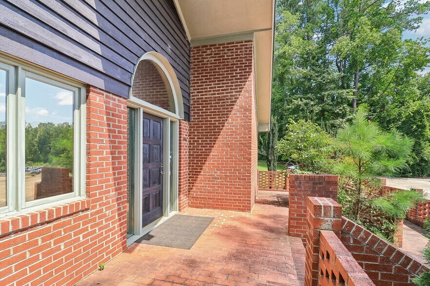 More Photos Of 1007 Carthage St, Sanford Medical For Sale