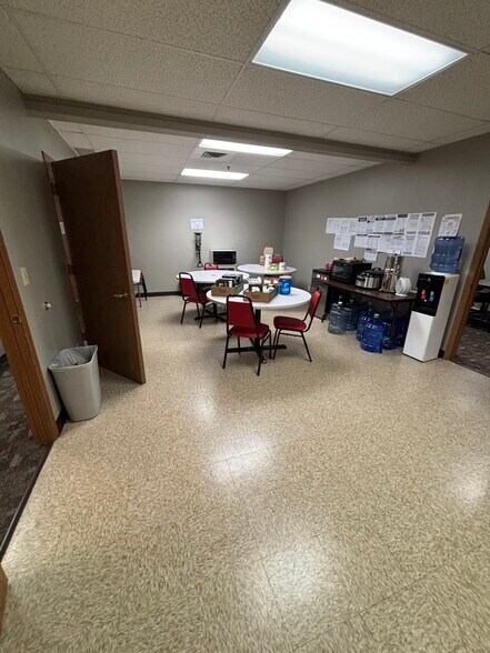 More Photos Of 456 Fulton St, Peoria Office For Sale