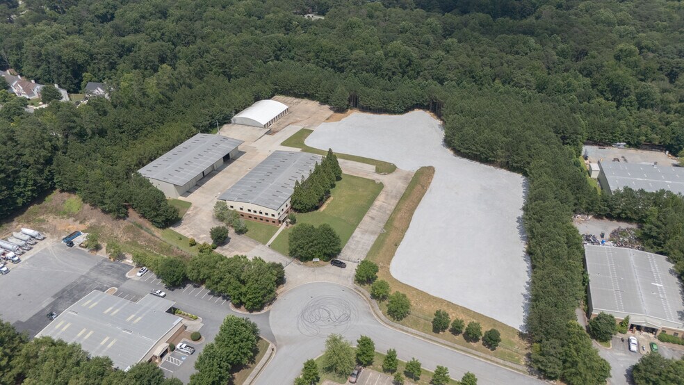 More Photos Of 6727 Oak Ridge Commerce Way, Austell Warehouse For Lease