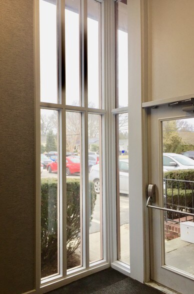 More Photos Of 1525 Wampanoag Trl, East Providence Medical For Lease