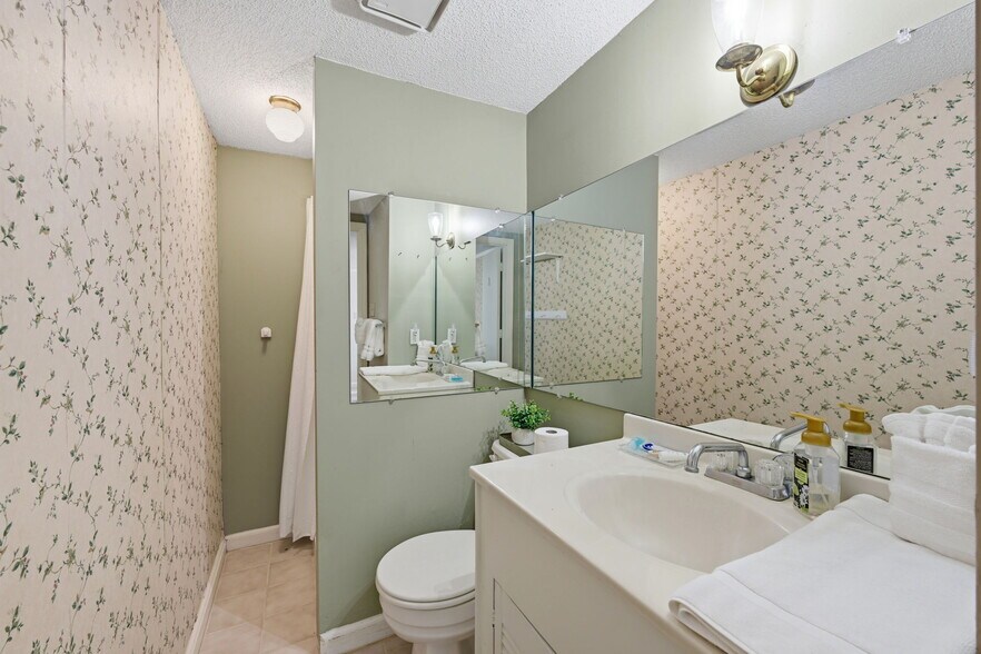 More Photos Of 508 Church St, Oriental Hospitality For Sale
