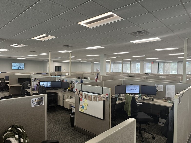 More Photos Of 2700 S Lorraine Pl, Sioux Falls Office For Lease
