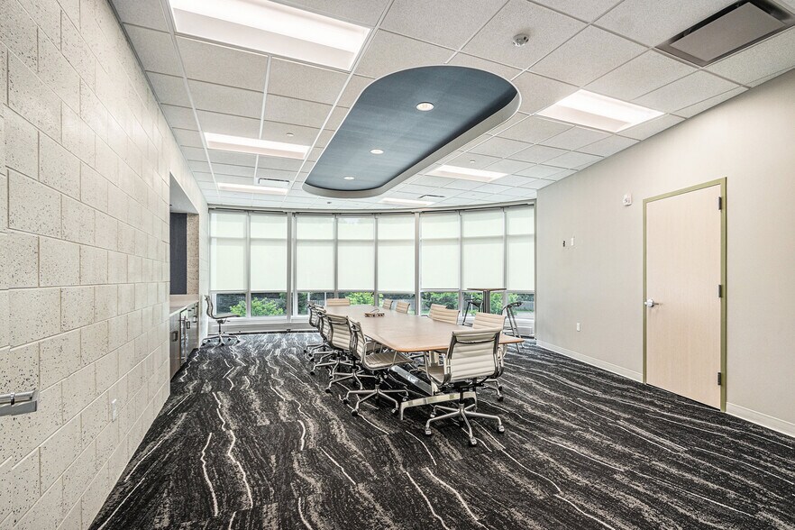 More Photos Of 1825 S Park St, Kalamazoo Medical For Lease