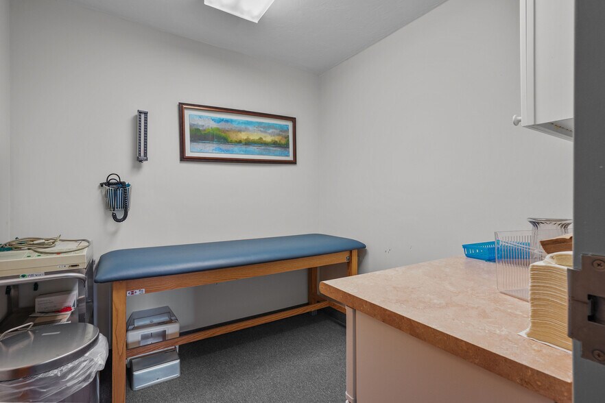 More Photos Of 100 Smithfield Ave, Pawtucket Medical For Sale