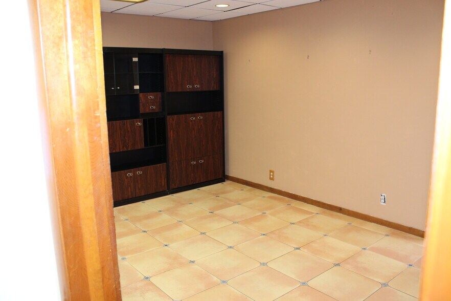 More Photos Of 7800 W Oakland Park Blvd, Sunrise Medical For Lease