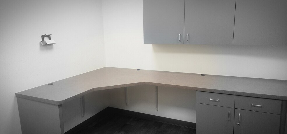 More Photos Of 4875 Longley Ln, Reno Showroom For Lease