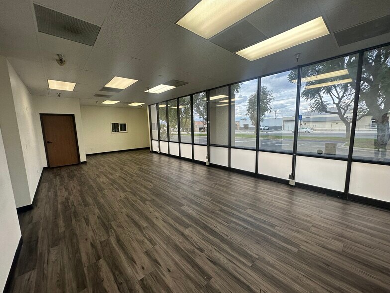 More Photos Of 3333-3343 Durahart St, Riverside Warehouse For Lease