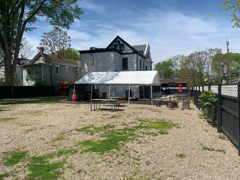 More Photos Of 4804 Whetsel Ave, Cincinnati Storefront Retail Residential For Sale