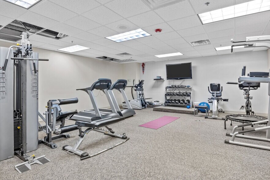 More Photos Of 1000 Northbrook Dr, Trevose Office For Sale