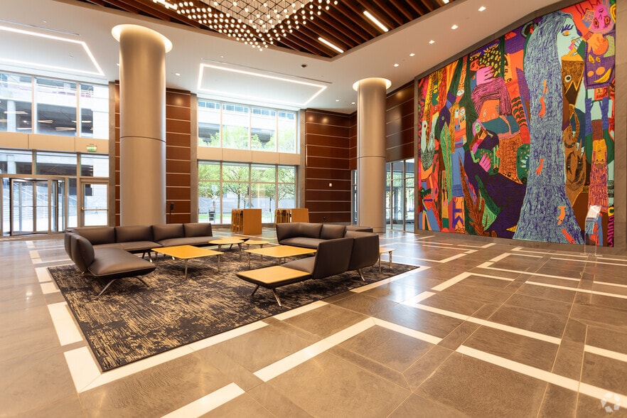 More Photos Of 600 S Tryon St, Charlotte Unknown For Lease