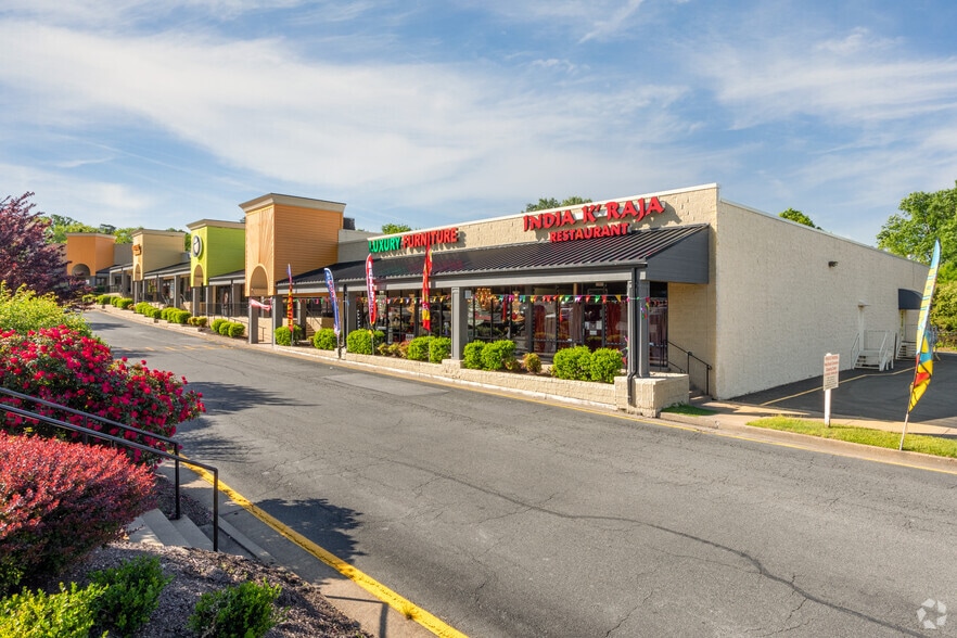 More Photos Of 9031-9051 W Broad St, Richmond General Retail For Lease