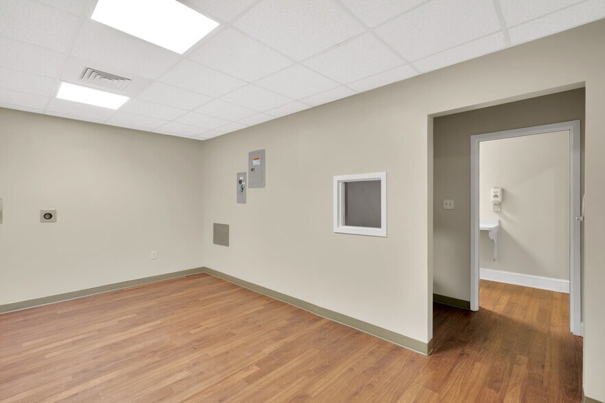 More Photos Of 1201-1203 Colonial Commons Ct, Lancaster Medical For Lease