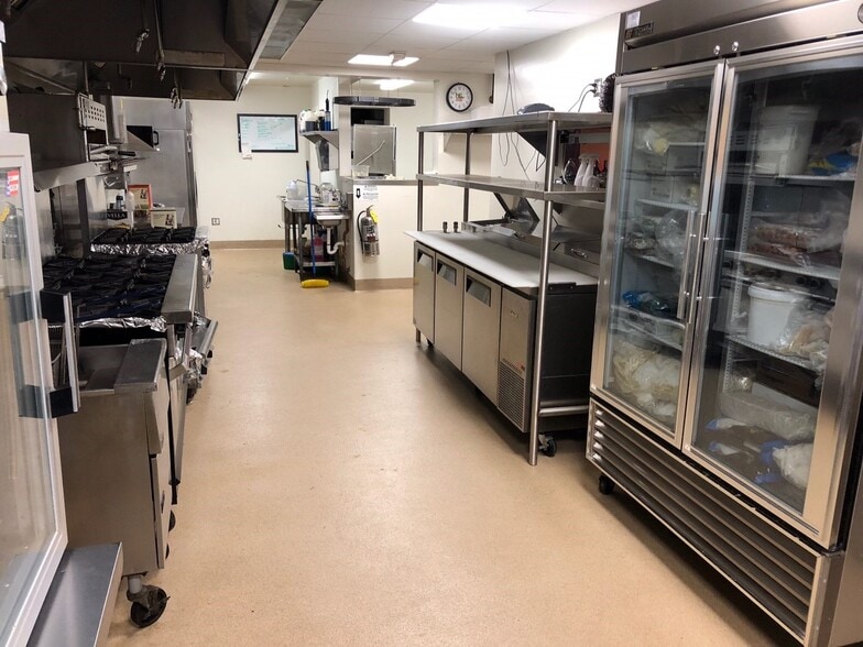 More Photos Of 9638 W National Ave, West Allis Restaurant For Lease
