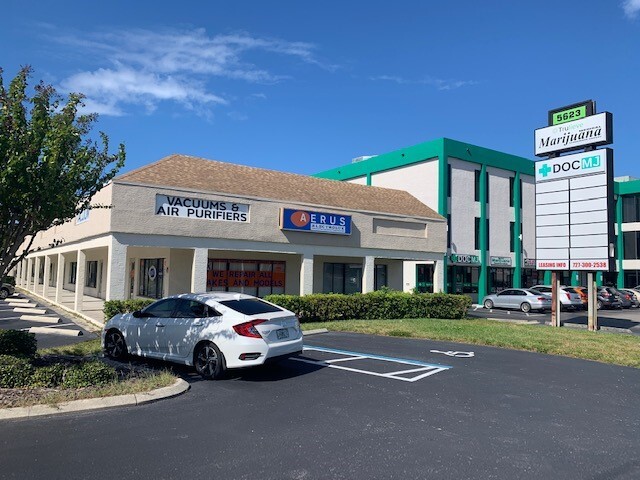 Primary Photo Of 5609 US Hwy 19, New Port Richey General Retail For Lease