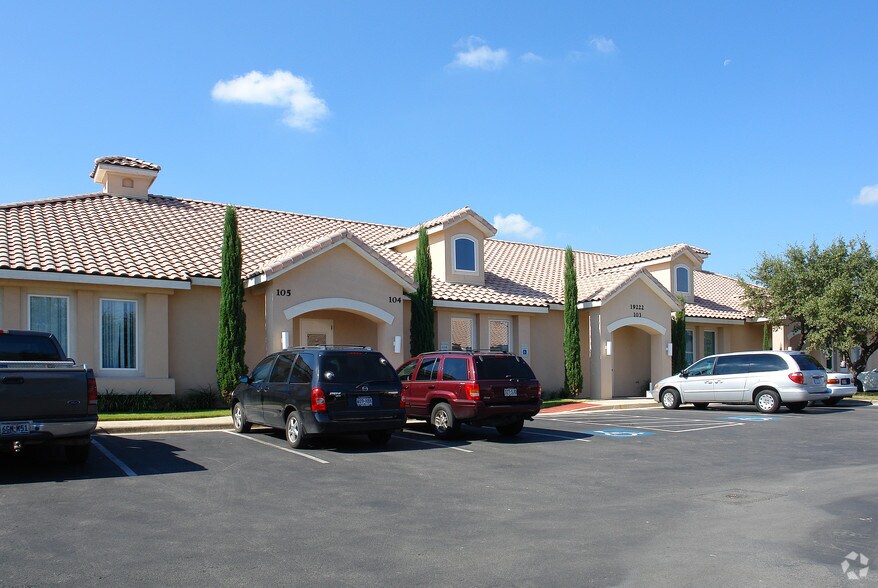Primary Photo Of 19222 Stonehue, San Antonio Medical For Lease