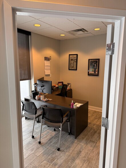 More Photos Of 53 S Washington St, Oxford Storefront For Sale