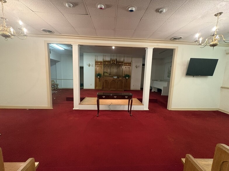 More Photos Of 2025 N Main St, Danville Religious Facility For Sale