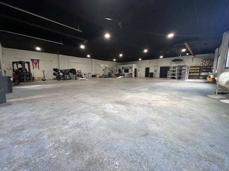 More Photos Of 465 E Main St, Batavia Warehouse For Lease