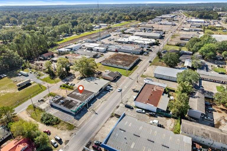 More Photos Of 1208 W Pine St, Hattiesburg Office For Lease
