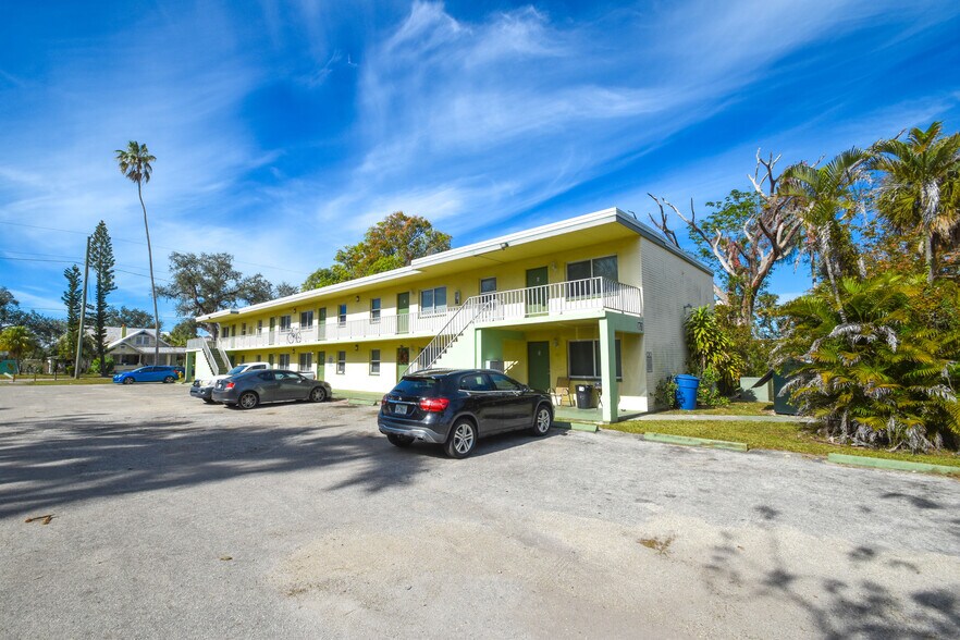 More Photos Of 1761 Fowler St, Fort Myers Apartments For Sale