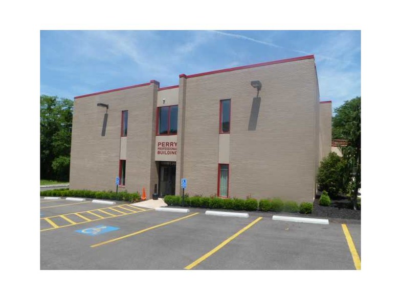 Primary Photo Of 8135 Perry Hwy, Pittsburgh Medical For Lease