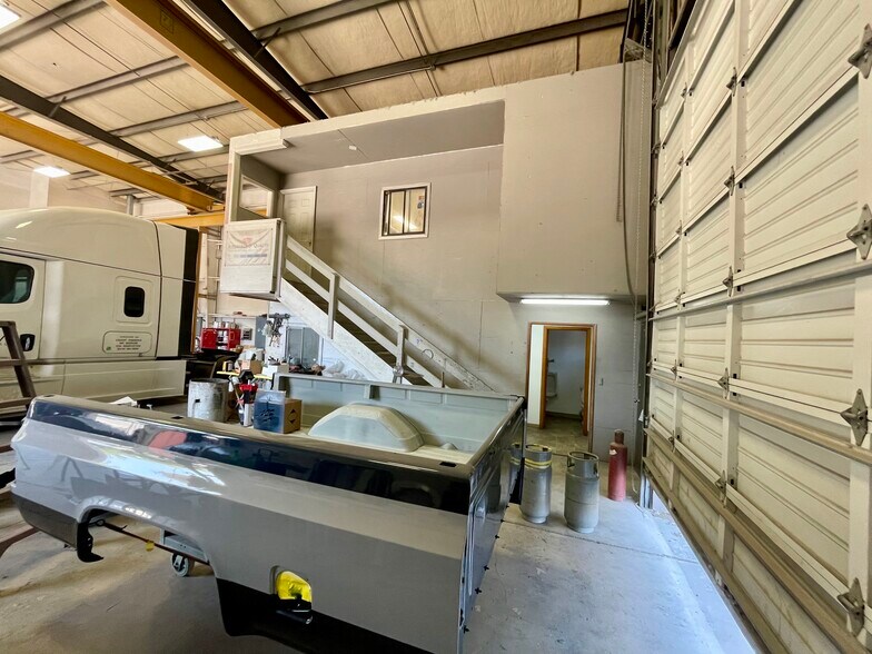 More Photos Of 9625 NE Vancouver Way, Portland Warehouse For Lease