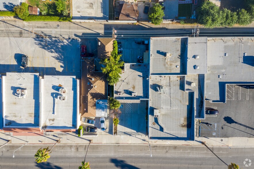 More Photos Of 22119 Sherman Way, Canoga Park Office For Lease