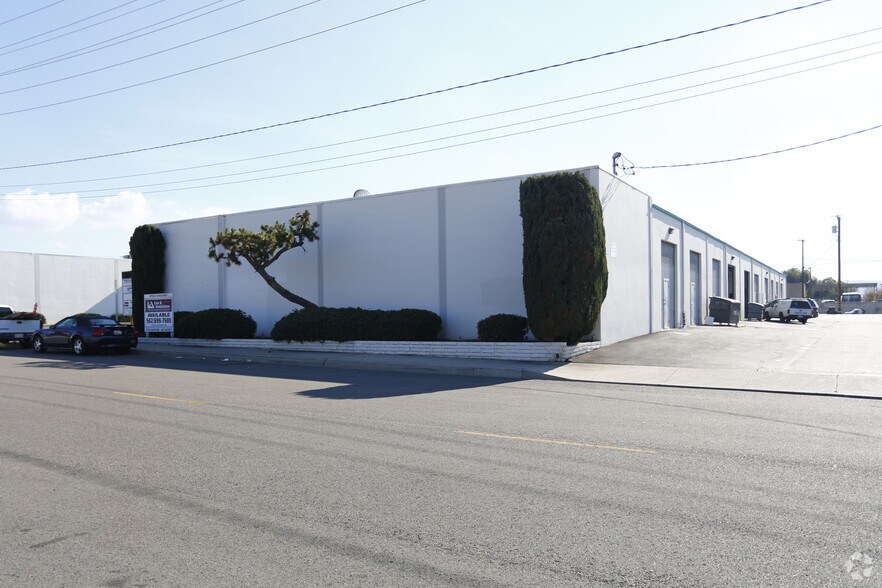 More Photos Of 802-852 E Edna Pl, Covina Warehouse For Lease