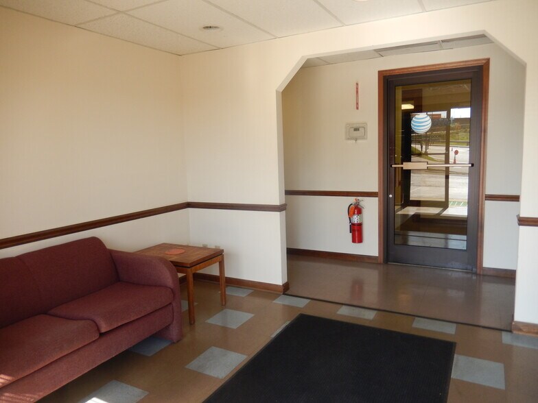 More Photos Of 80 Grace Dr, Hurricane Warehouse For Lease