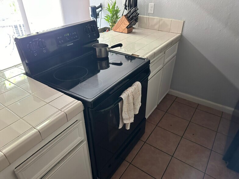 More Photos Of 3423-3425 Charleston Ct, Stockton Apartments For Sale