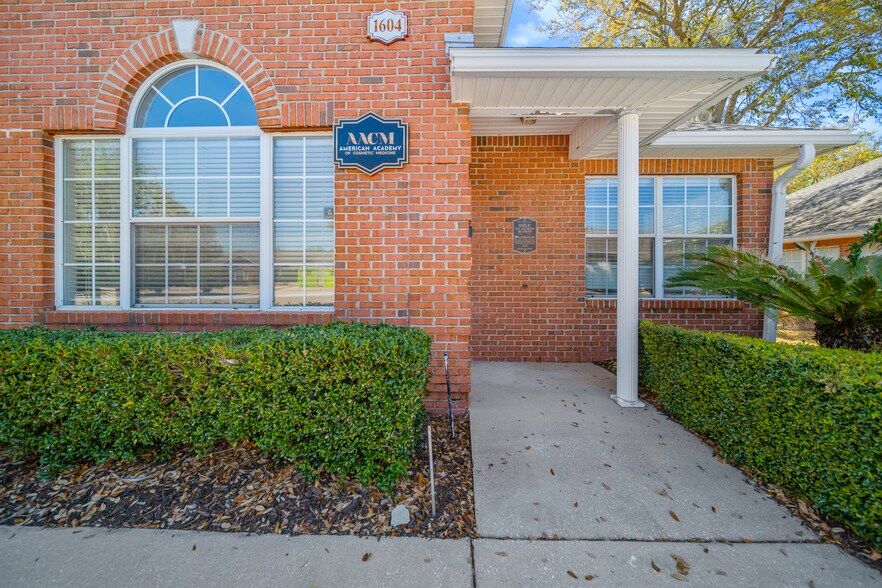 More Photos Of 6817 Southpoint Pky, Jacksonville Loft Creative Space For Lease