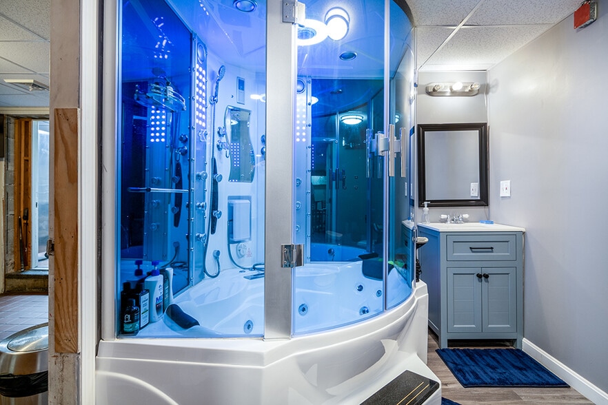 More Photos Of 245 Washington St, West Warwick Bar For Sale