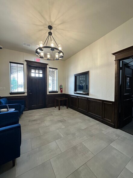 More Photos Of 13194 N MacArthur Boulevard, Oklahoma City Office For Lease