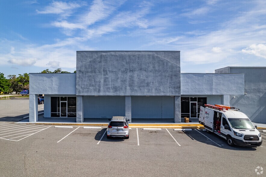 More Photos Of 106 W North Blvd, Leesburg Medical For Lease