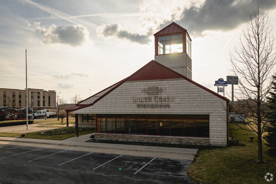 More Photos Of 9750 Clark Dr, Rossford General Retail For Sale