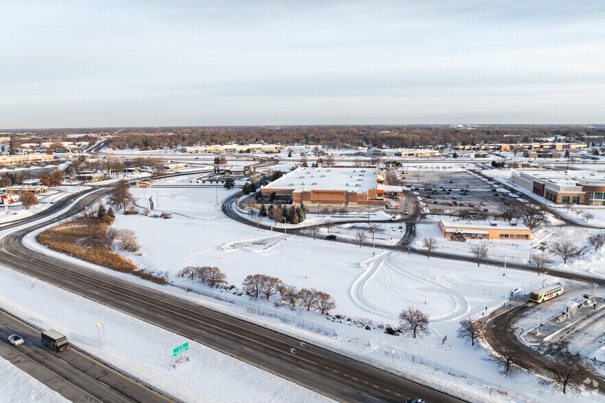 More Photos Of University Ave NE, Blaine Land For Lease