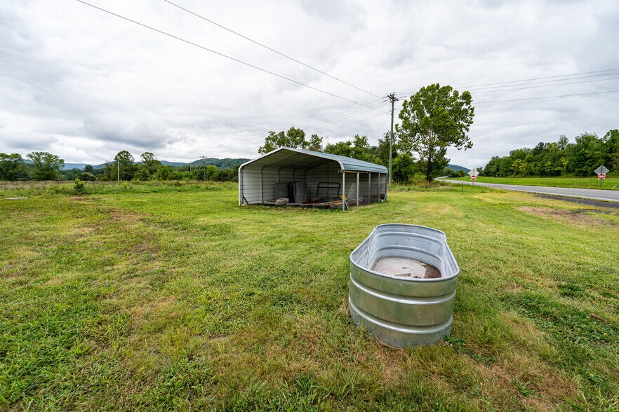 More Photos Of 12167 Lee Hwy, Sperryville Veterinarian Kennel For Sale