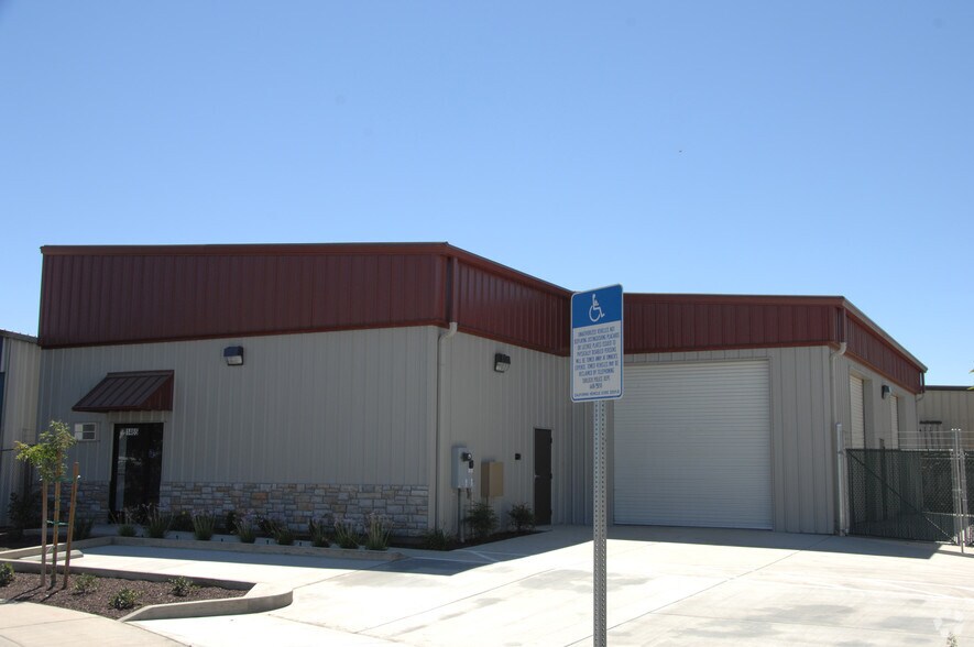 More Photos Of 1465 Atlanta Ct, Turlock Warehouse For Lease