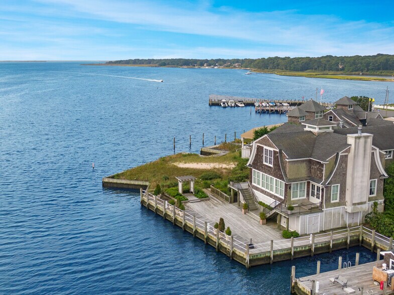 More Photos Of 56-58 S Bay Ave, Eastport Restaurant For Sale