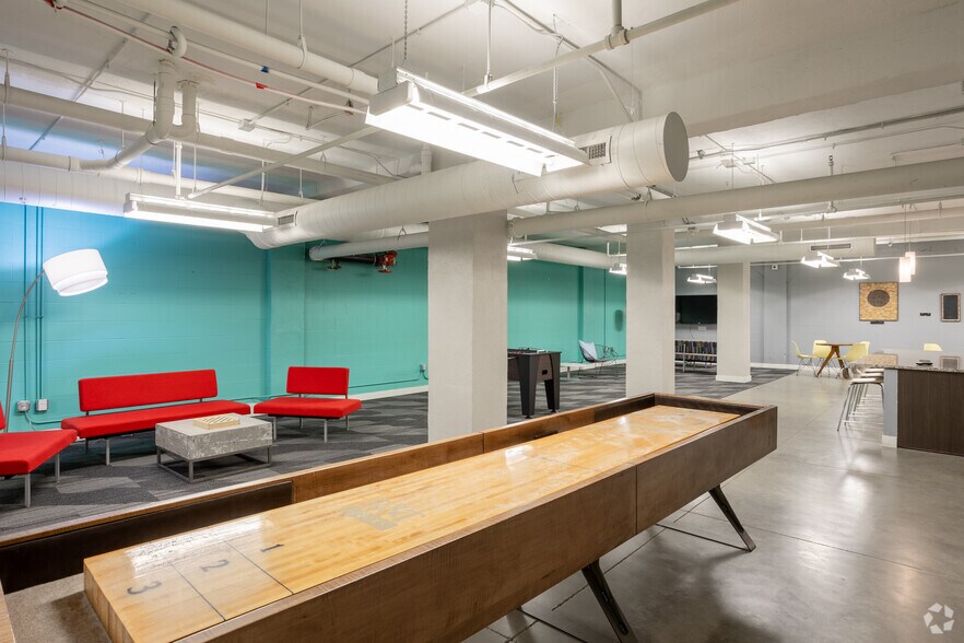 More Photos Of 717 Locust St, Des Moines Apartments For Lease