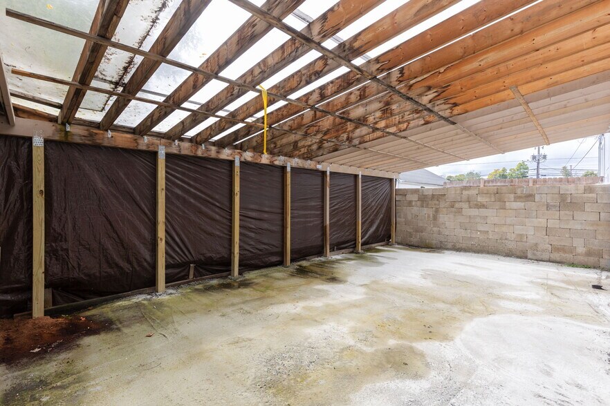 More Photos Of 280 Washington St, North Easton Light Distribution For Sale