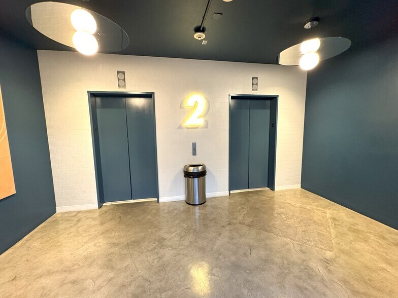 More Photos Of 210 E Olympic Blvd, Los Angeles Showroom For Lease