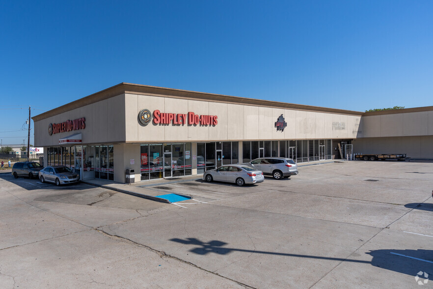 Primary Photo Of 9209 Gulf Fwy, Houston Unknown For Lease